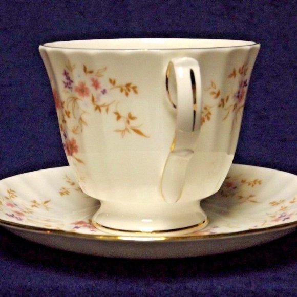 Vintage Duchess Bone China England Spinney Pattern Footed Tea Cup and Saucer - Picture 6 of 12